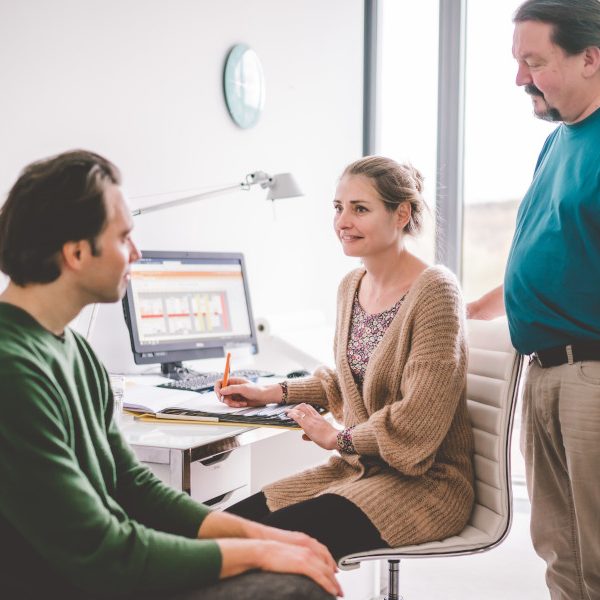 Das BetaGenese-Team: Gemeinsam für Ihren Therapieerfolg 8 Patient mit Arzt und Krankenschwester im Gespräch