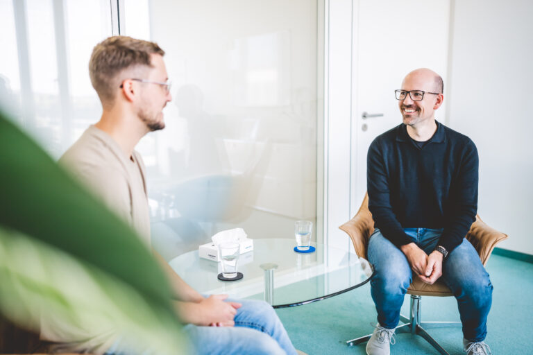 Swen Bauer in der Einzeltherapie mit Patient