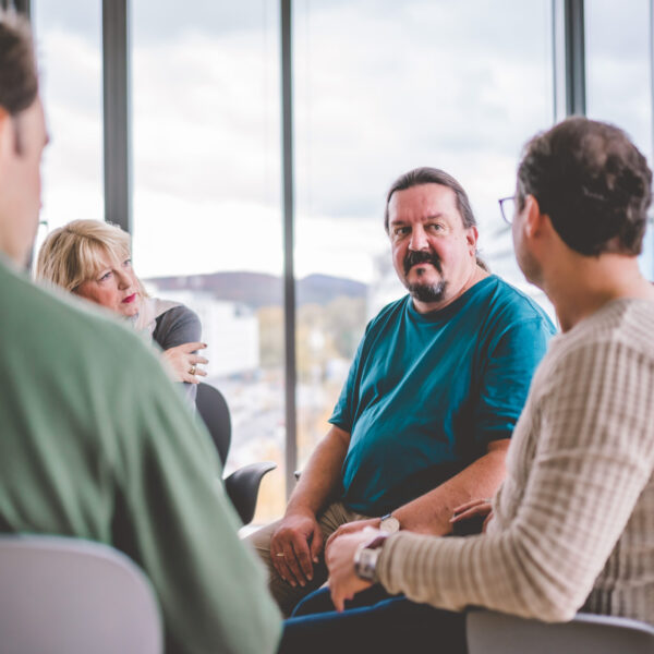 Gruppentherapie mit Chefarzt und Therapeut Herrn Carsten Albrecht.