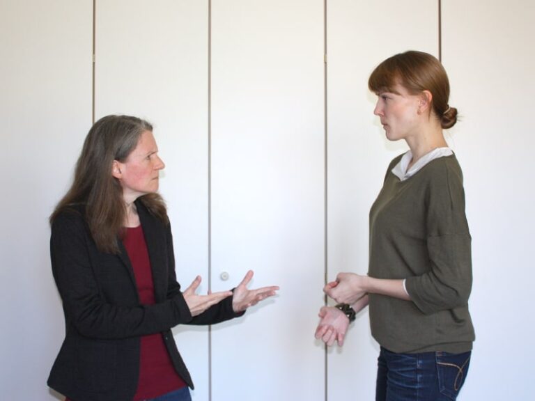 dramatherapie-betagenese-klinik-emotionen-spielen-aerger